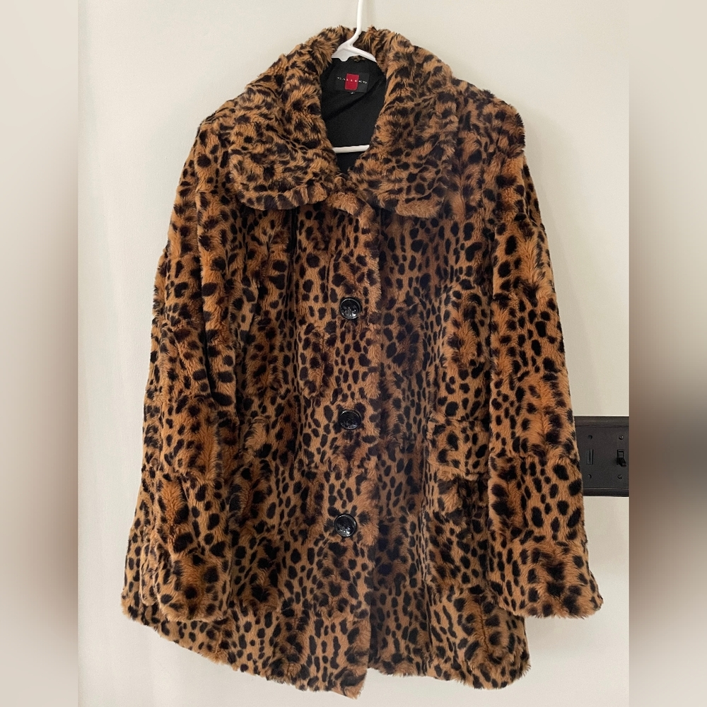 Faux Fur Cheetah Button Up Winter Coat with Collar - Sz Med